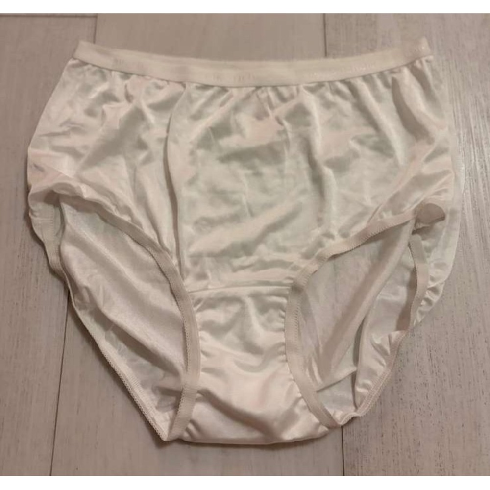 Vintage Comfort Choice Nylon Silky Panties Sz 8 - White‎